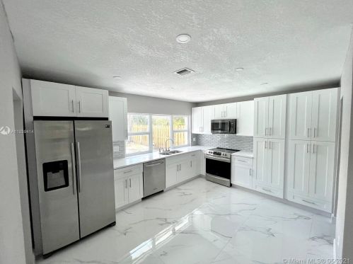 6716 33rd St, Hollywood FL  33023-4804 exterior