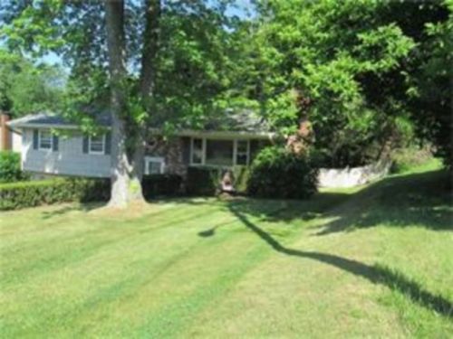 4 Hillside Ter, Monroe, NY 10950-2516