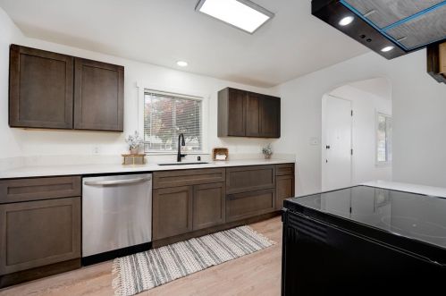 6109 Mariposa Ave, Citrus Heights, CA 95610-6603