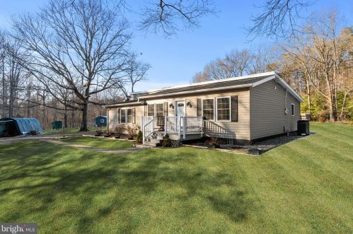 48 Chapel Heights Dr, Fredericksburg, VA 22405-3727