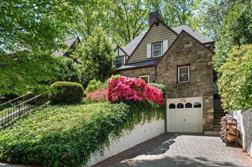 18 Bailey Pl, New Rochelle, NY 10801-1202