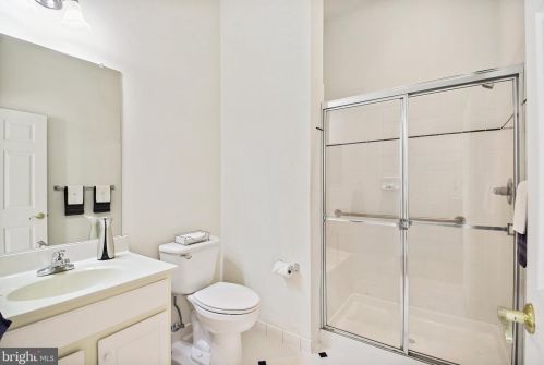 9450 Raith Ct, Bristow VA  20136-3505 exterior