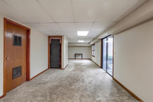 8 Thunder Ridge Rd, Sandy Hook CT  06482-1643 exterior