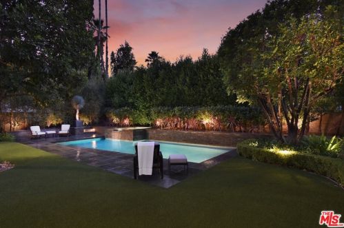 5037 Gaviota Ave, Van Nuys CA  91436-1427 exterior
