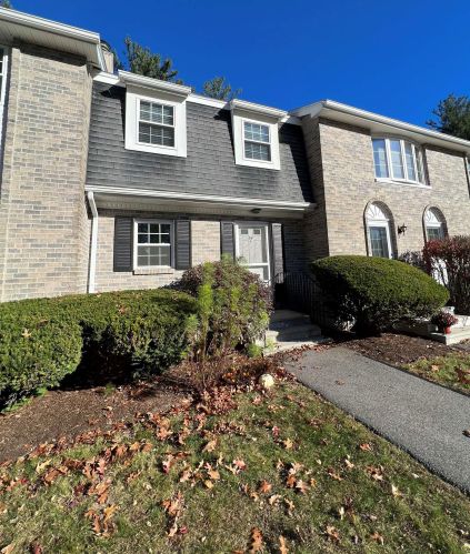 84 Fieldstone Dr, Londonderry, NH 03053-2706