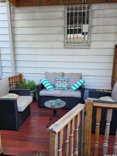 97-19 89th St, Jamaica NY  11421-1323 exterior