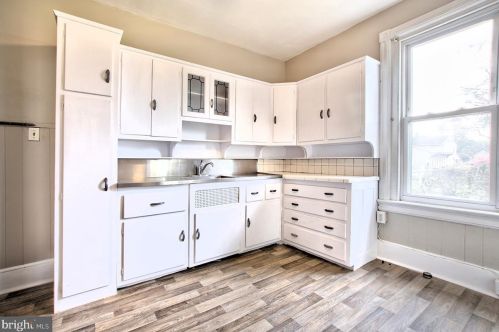 522 2nd Ave, Parkesburg PA  19365-1404 exterior