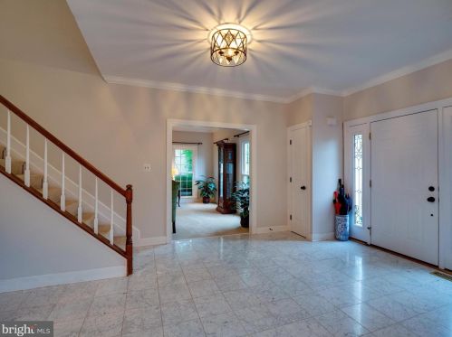 1161 Taji Ct, Herndon, VA 20170-2300