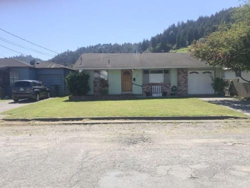 583 2nd Ave, Rio Dell, CA 95562-1529