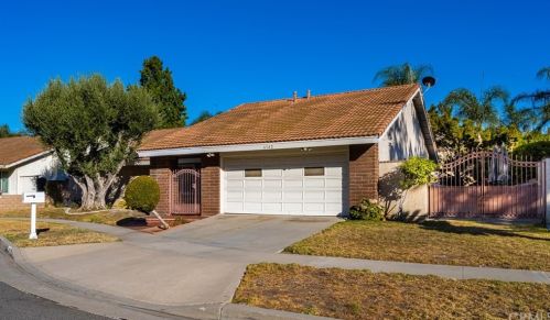 6142 San Lorenzo Ln, Anaheim, CA 92807-4035