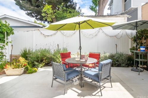 1918 Bataan Rd, Redondo Beach, CA 90278-1333