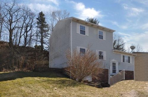 509 Diehl Dr, Mckeesport, PA 15132-7418