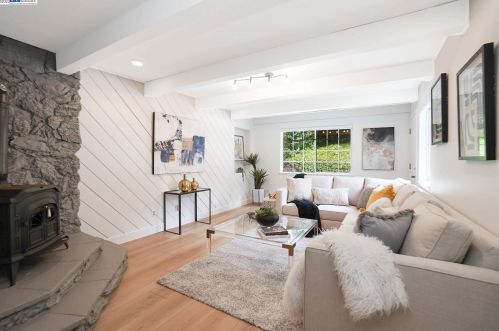 18327 Joseph Dr, Hayward CA  94546-2203 exterior