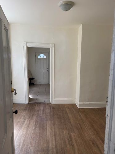 118 20th St, Bayonne, NJ 07002-1641