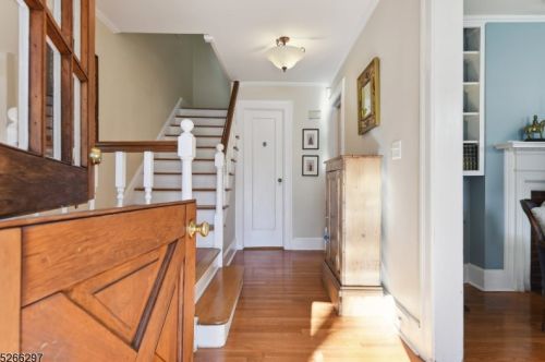 25 Laurel Pl, Montclair, NJ 07043-1212