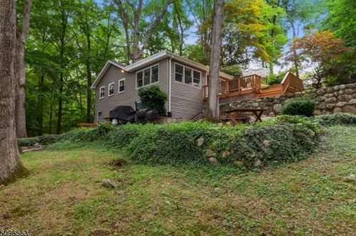 165 Cupsaw Dr, Skyline Lakes NJ  07456-2303 exterior