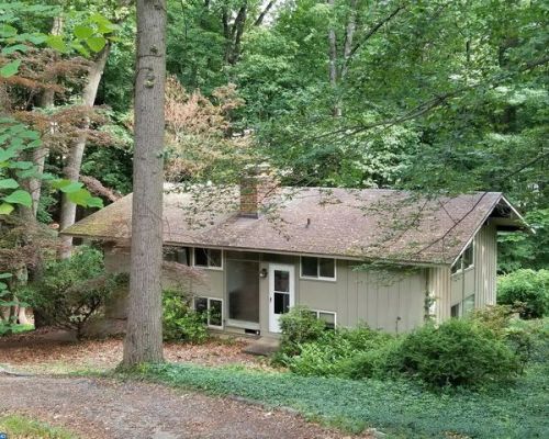 31 Ivywood Ln, Wayne, PA 19087-2850