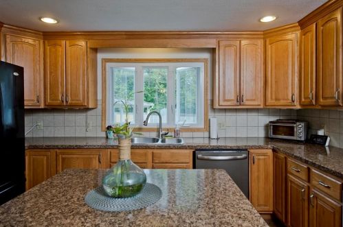 1 Crown St, Montgomery, MA 01085-1111