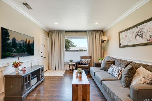 5719 Pennswood Ave, Lakewood CA  90712-1819 exterior