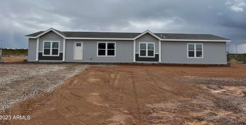 3325 425th Ave, Tonopah, AZ 85354-7178