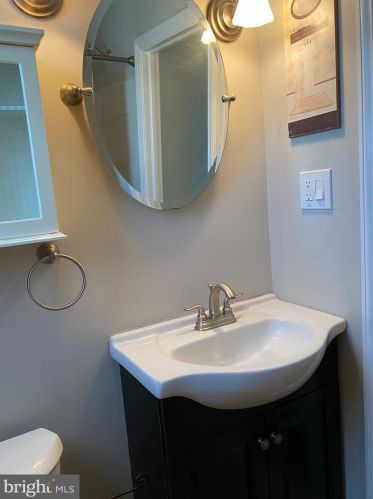 12 Colonial Dr, Norristown PA  19401-1803 exterior