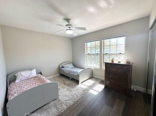 23037 Weymouth Pl, Santa Clarita CA  91354-2040 exterior