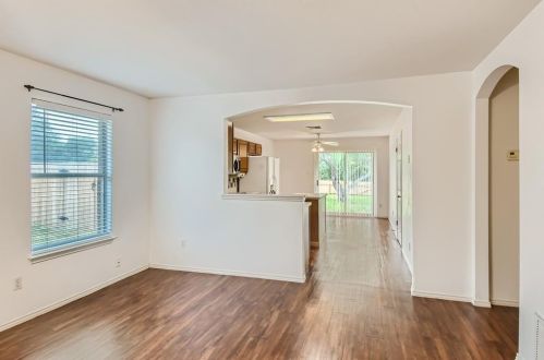 301 Carolyns Way, Creedmoor, TX 78610-3212