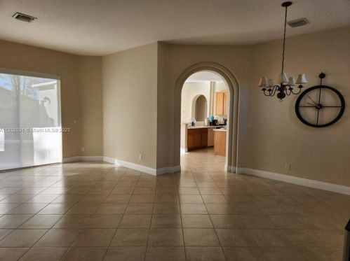 1426 Malaga Ave, Fort Pierce FL  34953-4725 exterior