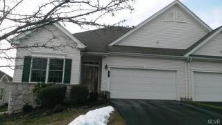 8 Somerset Ln, Easton, PA 18045-2174