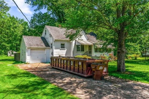 4222 Clough Ln, Cincinnati, OH 45245-1711