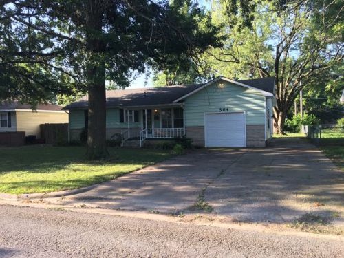 304 10th St, Pryor OK  74361-6811 exterior