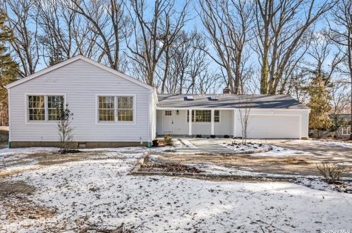 53 Winkle Point Dr, Northport NY  11768-1154 exterior