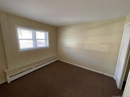 94 Sunnyside Ave, Waterbury CT  06708-3580 exterior