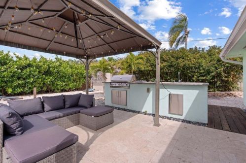 413 Philadelphia Dr, Jupiter FL  33458-4245 exterior