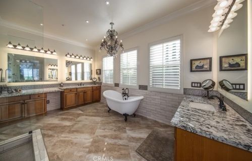 1739 6th Ave, Redlands CA  92374-6475 exterior