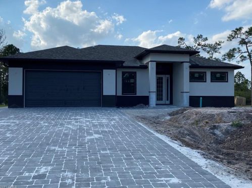 821 Acacia Ave, Lehigh Acres, FL 33972-8214