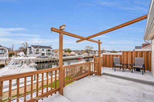 1019 Bowsprit Pt, Lacey Township NJ  08734-2706 exterior