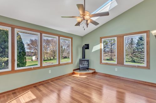 786 Decorah Rd, West Bend WI  53095-8112 exterior