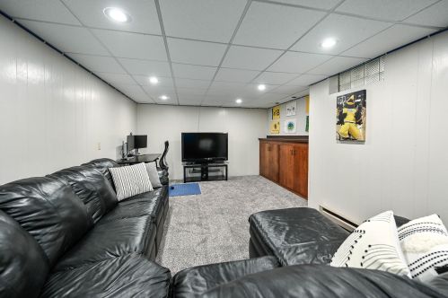 2101 116, Milwaukee WI 53226-2106 exterior