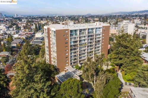 1 Kelton Ct, Oakland CA  94611-4862 exterior