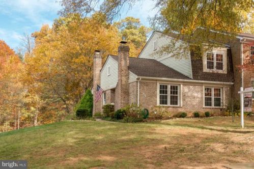9632 Hillock Ct, Springfield, VA 22015-3115