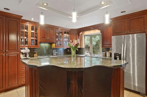 9020 Lismore Dr, Elk Grove CA  95624-2661 exterior