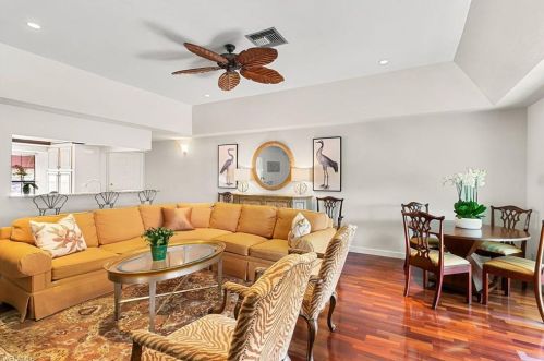 527 Serendipity Dr, Naples, FL 34108-2816