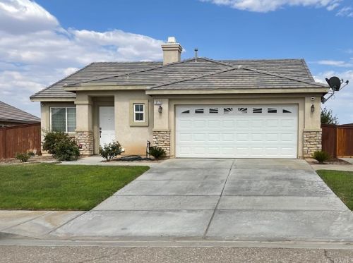 13773 Brynwood St, Victorville CA  92392-7921 exterior