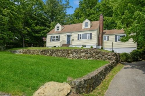 27 Dogwood Rd, Greystone Park NJ  07950-1918 exterior