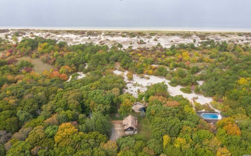 5615 Soundview Ave, Southold, NY 11971-2706