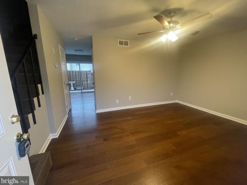606 Denton Cir, Fredericksburg VA  22401-2704 exterior