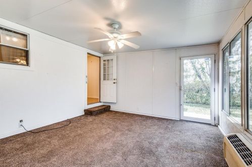 2215 Dennis St, Irving TX 75062-4273 exterior