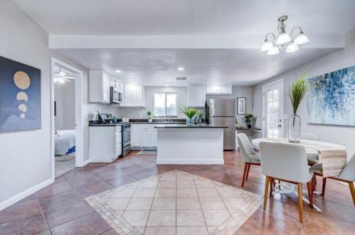 5633 Rosario Blvd, North Highlands CA  95660-4801 exterior