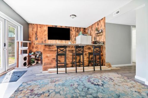 26 Blish Rd, East Hampton CT  06447-1110 exterior